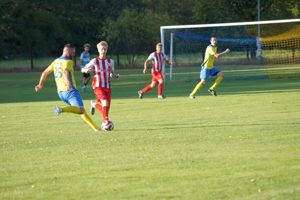 ŁKS Soła Łęki - Intensywny mecz dwóch Sół zakończony wynikiem 5:5